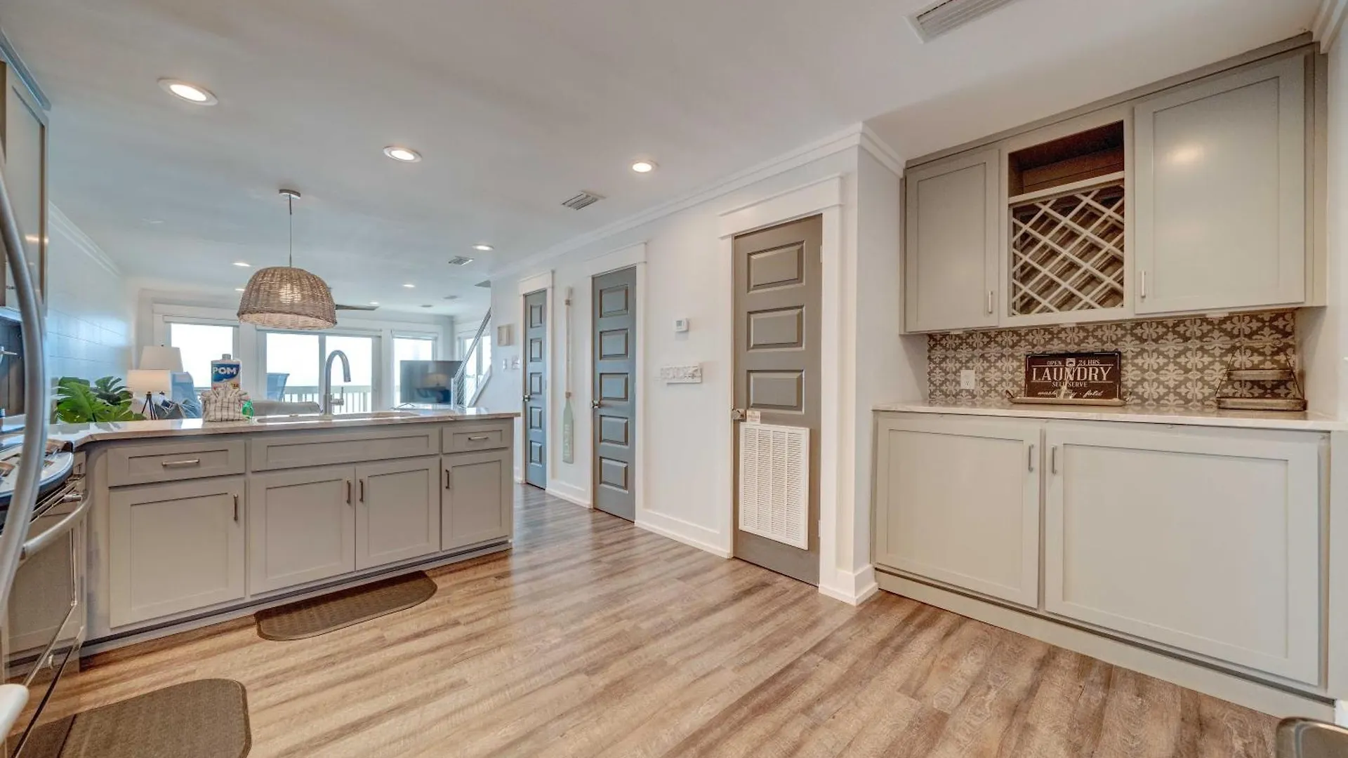 Luxury Family Beach Front Property! Family Oriented! Gulf Views! Panama City Beach